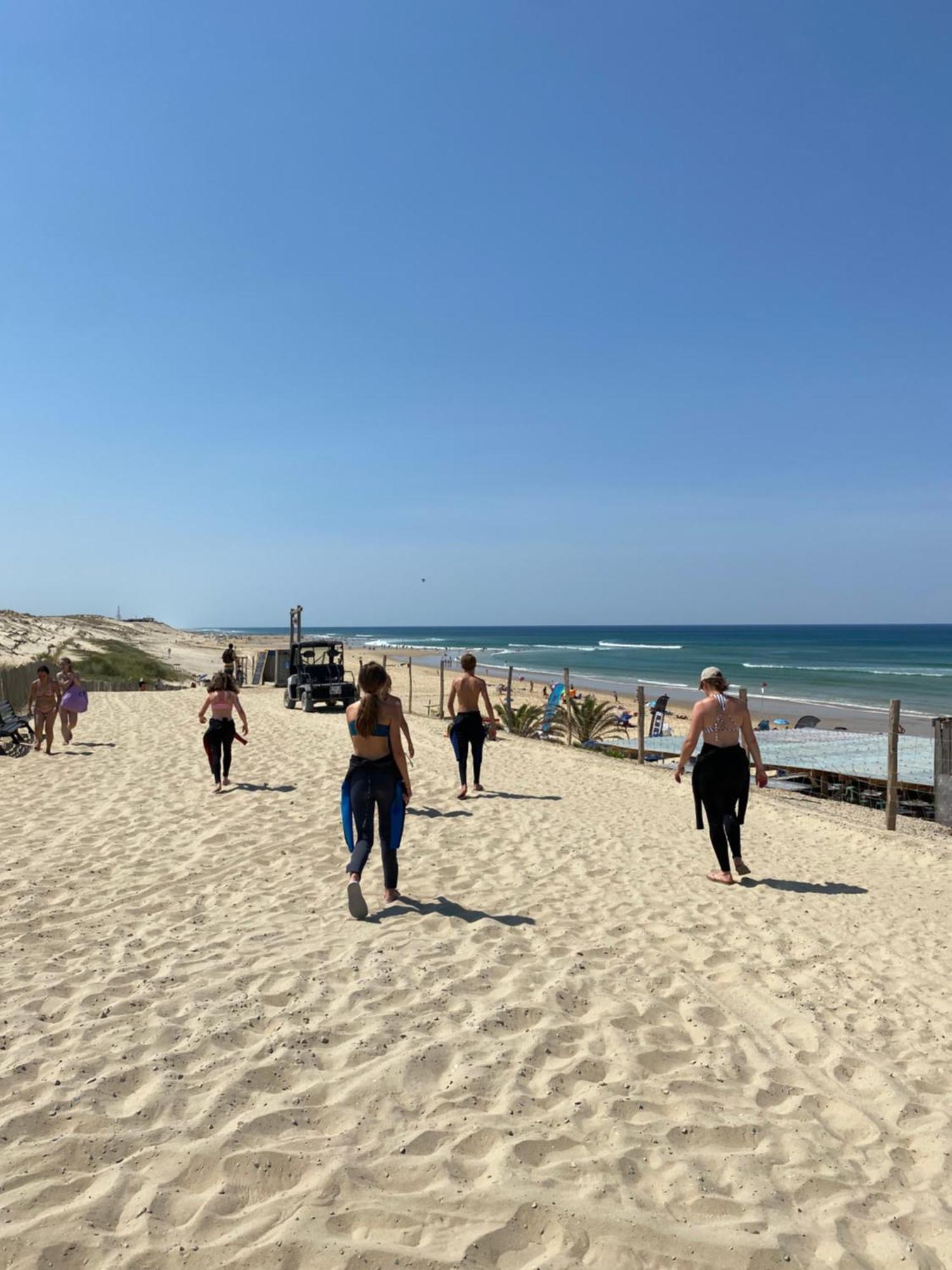 Hoya Surf Camp - Activités + *